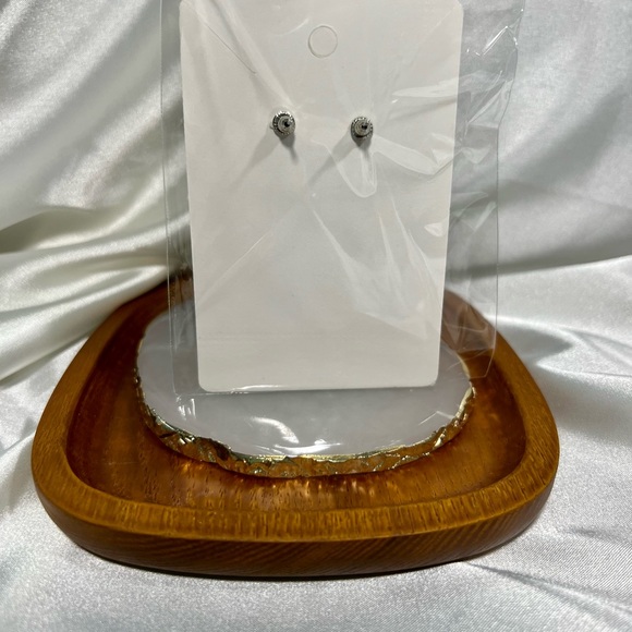 Bi-Color Dangle Earrings - Picture 3 of 3